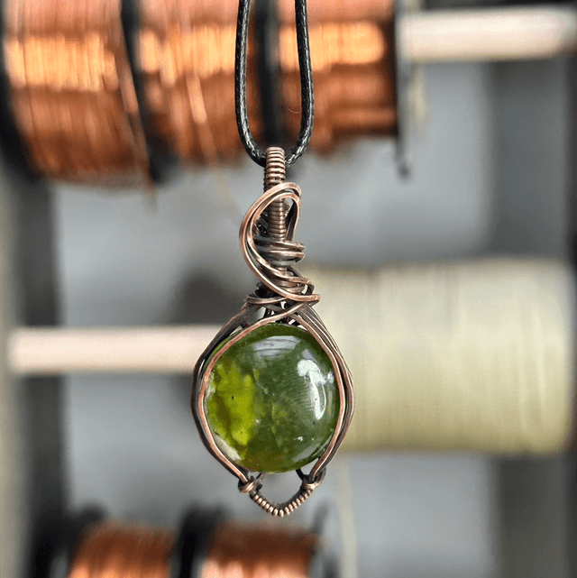 Chrome chalcedony pure copper wire wrapped pendant 